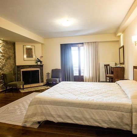 Hotel Ellinon Thea Arachova Exterior foto