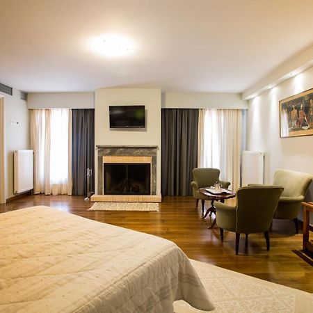Hotel Ellinon Thea Arachova Exterior foto