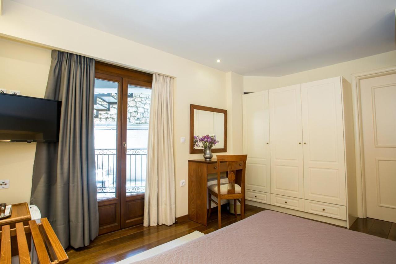 Hotel Ellinon Thea Arachova Exterior foto