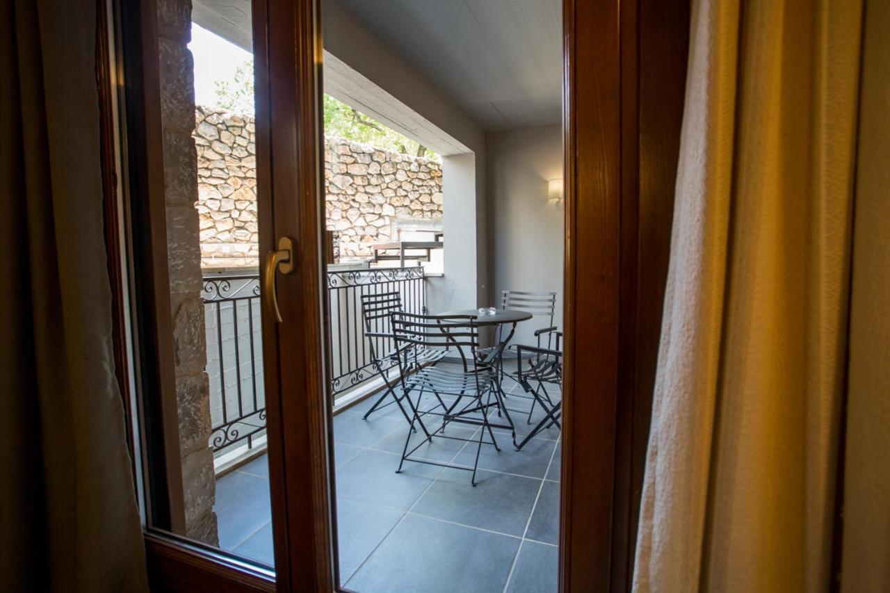 Hotel Ellinon Thea Arachova Exterior foto