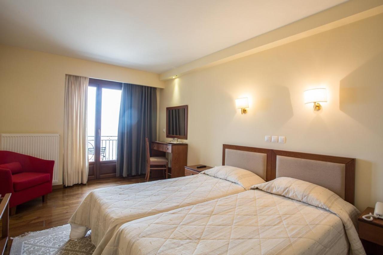 Hotel Ellinon Thea Arachova Exterior foto