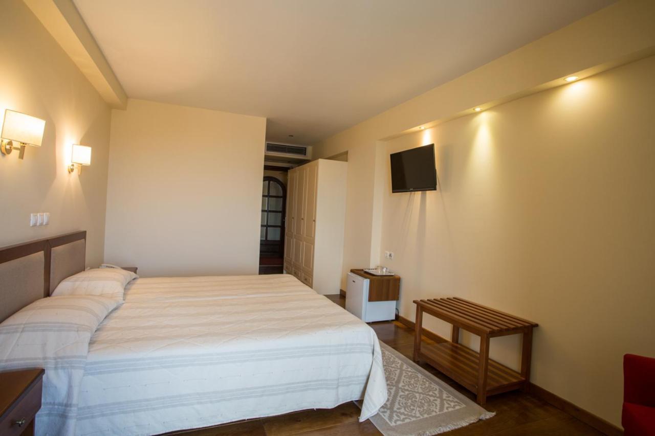 Hotel Ellinon Thea Arachova Exterior foto
