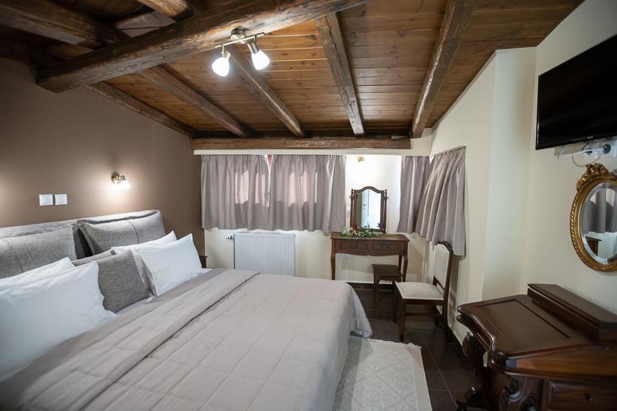 Hotel Ellinon Thea Arachova Exterior foto