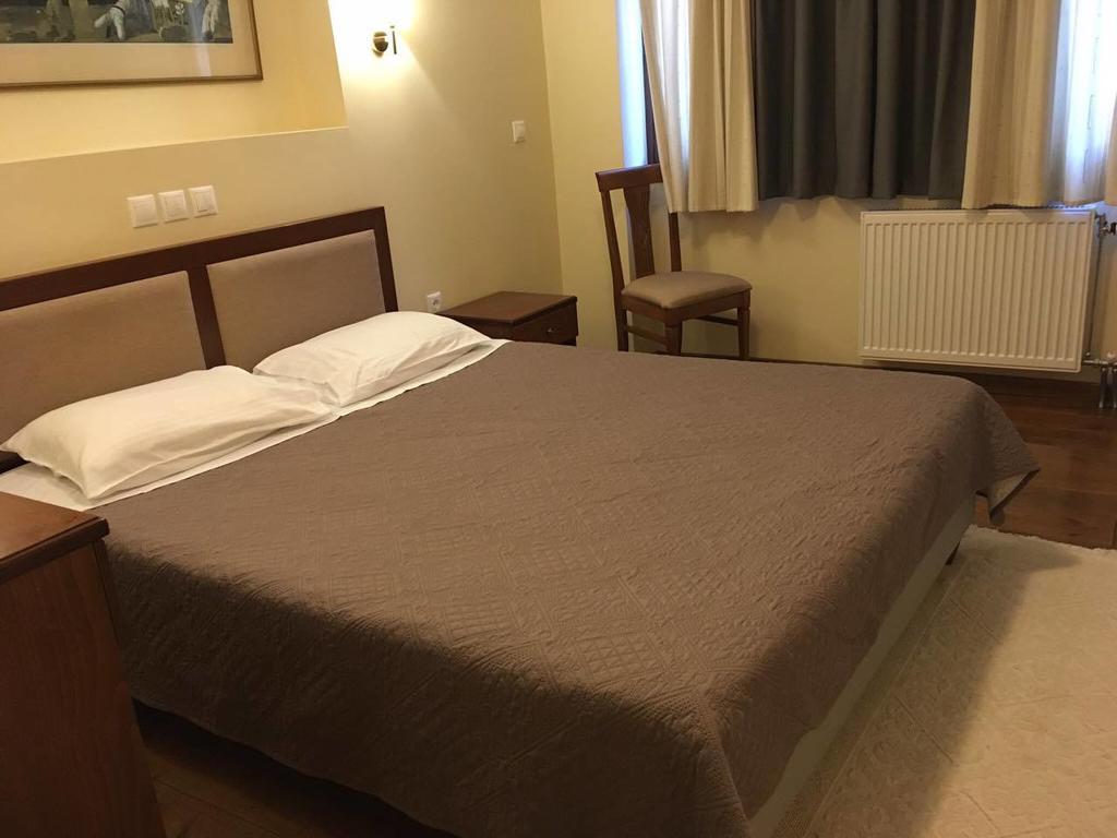 Hotel Ellinon Thea Arachova Exterior foto