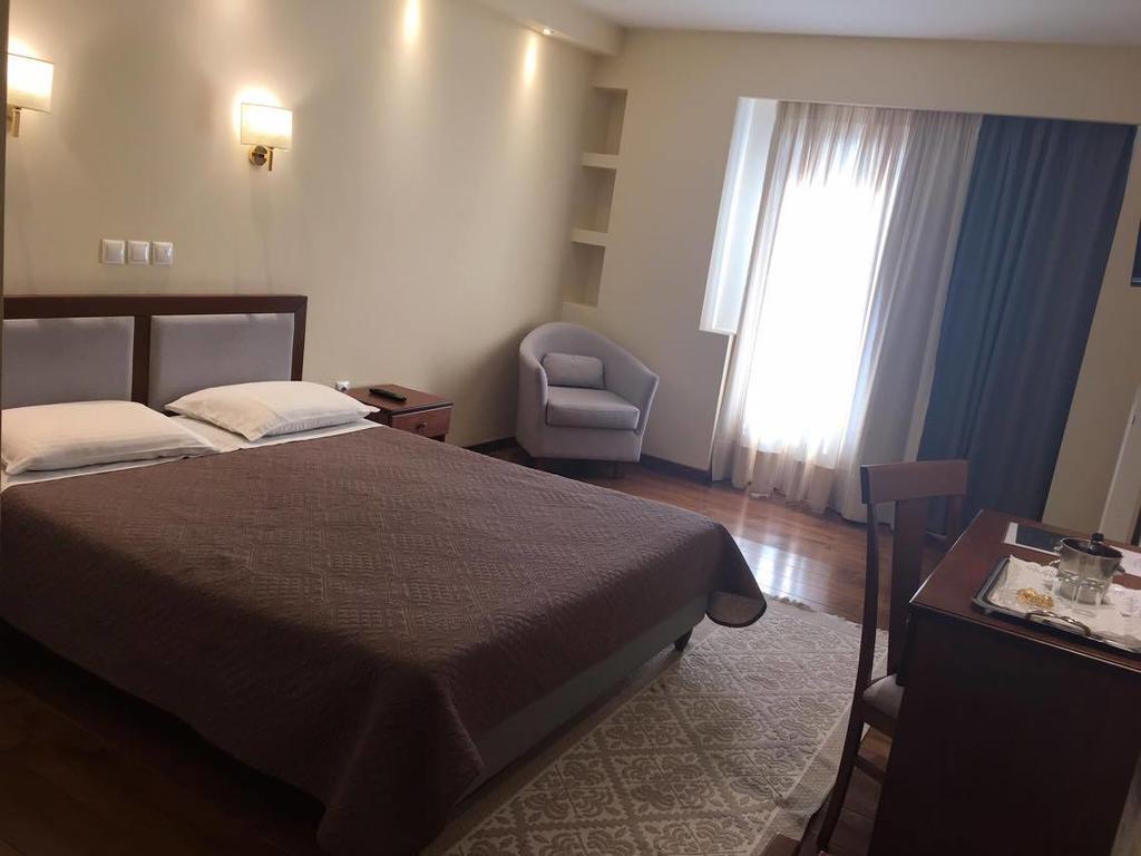 Hotel Ellinon Thea Arachova Exterior foto