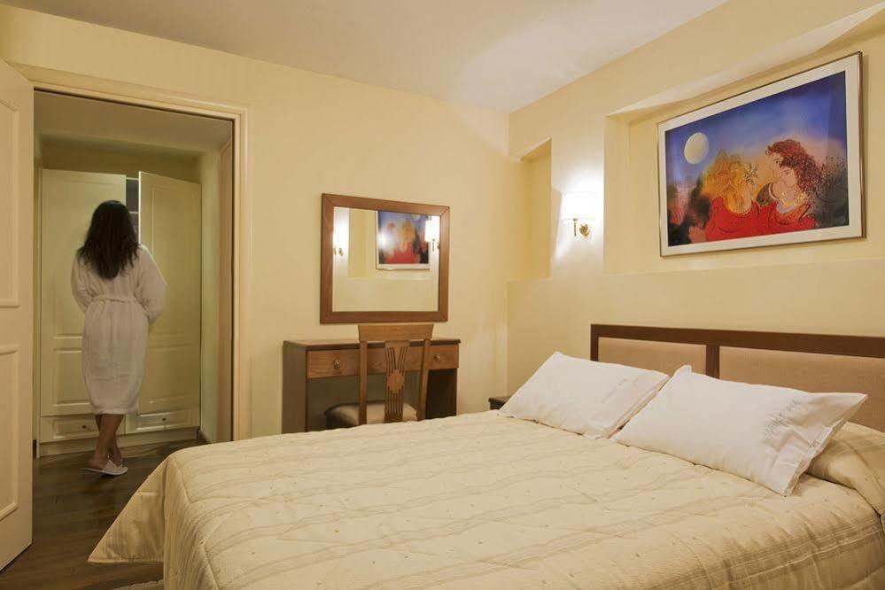 Hotel Ellinon Thea Arachova Exterior foto