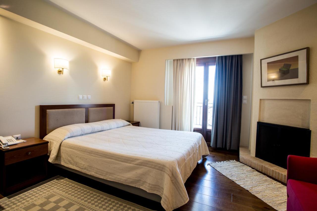 Hotel Ellinon Thea Arachova Exterior foto