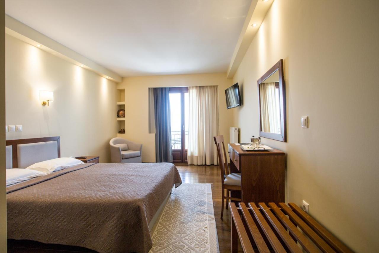 Hotel Ellinon Thea Arachova Exterior foto